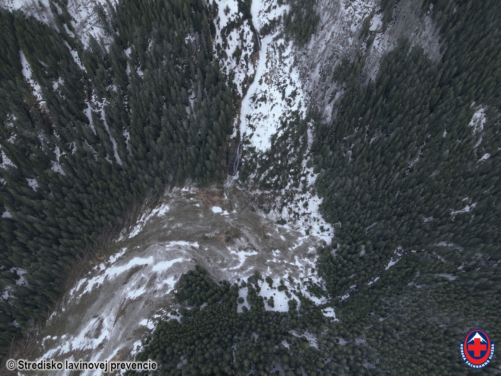 2023-03-25 Jamnická dolina, Nános lavíny
