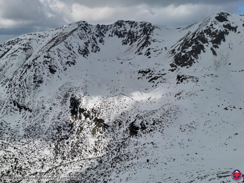 2026_03_12 Západné Tatry, Pohľad na Baníkovský kotol, Hrubú kopu a Príslop